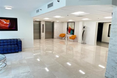 Copropriété à louer à Hollywood, Floride: 2 chambres, 102.19 m2 № 2002772 - photo 6