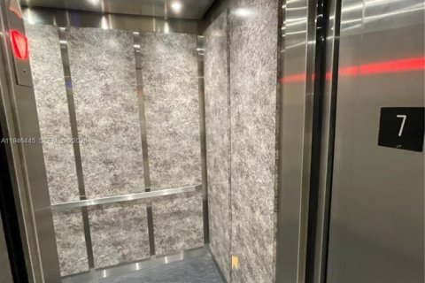 Copropriété à louer à Hollywood, Floride: 2 chambres, 102.19 m2 № 2002772 - photo 9