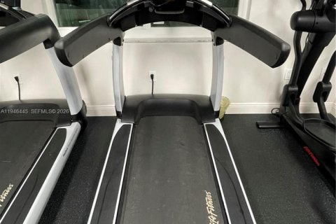 Copropriété à louer à Hollywood, Floride: 2 chambres, 102.19 m2 № 2002772 - photo 25