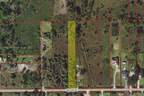 Terreno en venta en Naples, Florida № 1985367 - foto 1