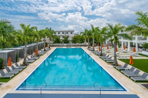 Condo in Doral, Florida in LANDMARK  № 2034540 - photo 23