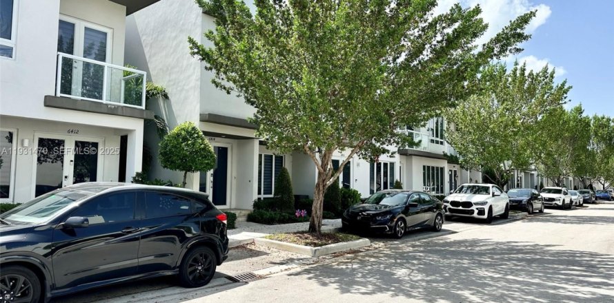 Studio in the Condo in Doral, Florida in LANDMARK  № 2034540