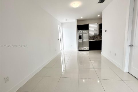 Condo in Doral, Florida in LANDMARK  № 2034540 - photo 8