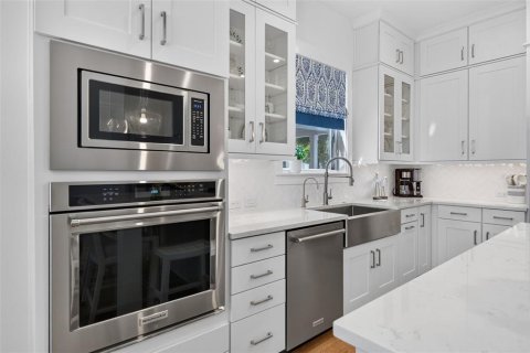 Casa en venta en Sarasota, Florida, 4 dormitorios, 259.94 m2 № 2383702 - foto 11