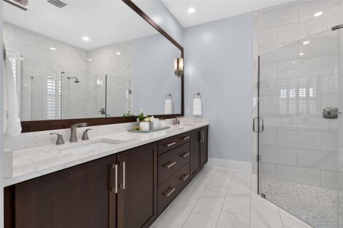 Casa en venta en Sarasota, Florida, 4 dormitorios, 259.94 m2 № 2383702 - foto 29