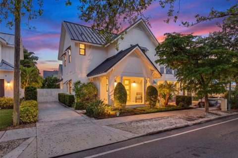 Casa en Sarasota, Florida 4 dormitorios, 259.94 m2 № 2383702