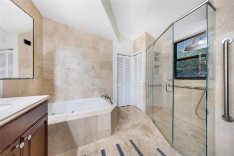 Villa ou maison à vendre à Miami, Floride: 5 chambres, 337.51 m2 № 1929057 - photo 23