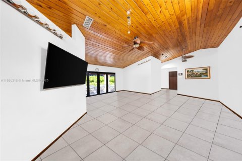 Villa ou maison à vendre à Miami, Floride: 5 chambres, 337.51 m2 № 1929057 - photo 12