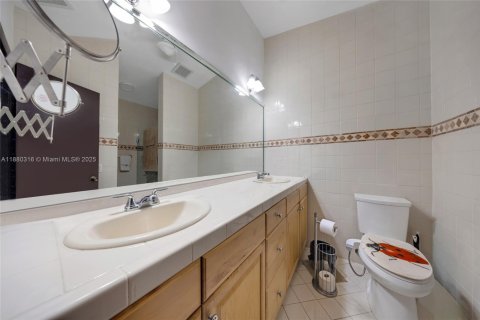 Villa ou maison à vendre à Miami, Floride: 5 chambres, 337.51 m2 № 1929057 - photo 30