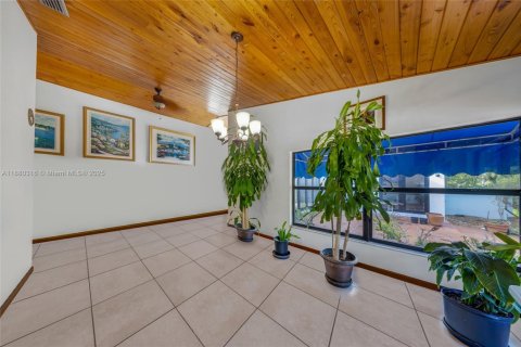 Villa ou maison à vendre à Miami, Floride: 5 chambres, 337.51 m2 № 1929057 - photo 11
