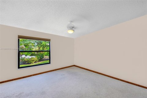 Villa ou maison à vendre à Miami, Floride: 5 chambres, 337.51 m2 № 1929057 - photo 26