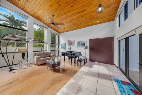 Villa ou maison à vendre à Miami, Floride: 5 chambres, 337.51 m2 № 1929057 - photo 5