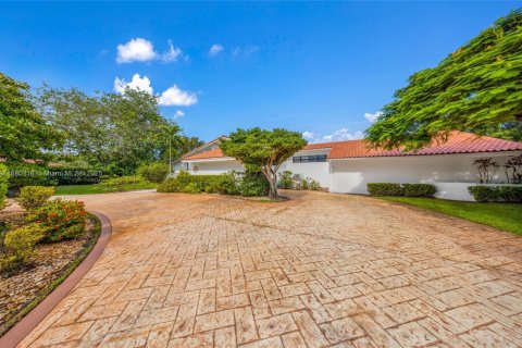 Villa ou maison à vendre à Miami, Floride: 5 chambres, 337.51 m2 № 1929057 - photo 2