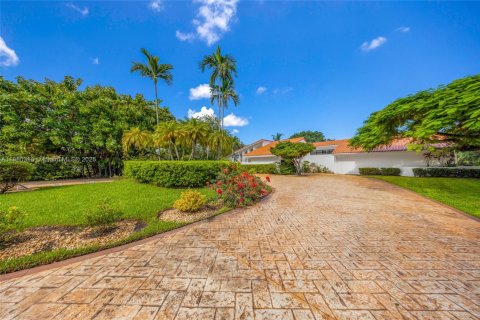 Villa ou maison à vendre à Miami, Floride: 5 chambres, 337.51 m2 № 1929057 - photo 4