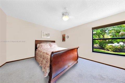 Villa ou maison à vendre à Miami, Floride: 5 chambres, 337.51 m2 № 1929057 - photo 28