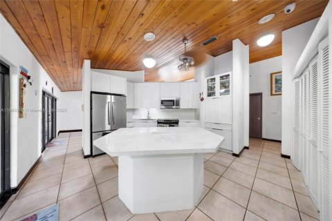 Villa ou maison à vendre à Miami, Floride: 5 chambres, 337.51 m2 № 1929057 - photo 16