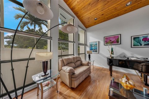 Villa ou maison à vendre à Miami, Floride: 5 chambres, 337.51 m2 № 1929057 - photo 6