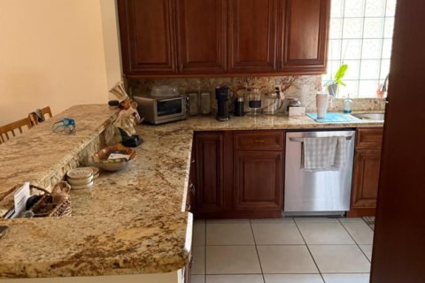 Casa en venta en Pembroke Pines, Florida, 3 dormitorios, 164.44 m2 № 2175465 - foto 4