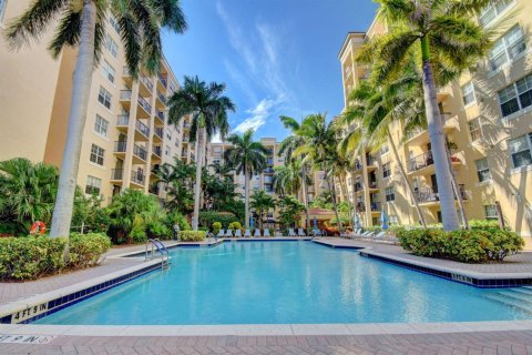 Condominio en West Palm Beach, Florida, 1 dormitorio  № 2246357