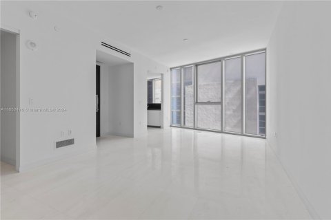 Купить кондоминиум в Майами, Флорида 64.85м2, № 1345313 - фото 1