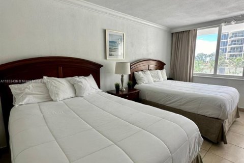 Купить кондоминиум в Санни-Айлс-Бич, Флорида 33.44м2, № 2055152 - фото 9