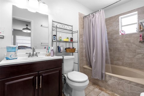 Villa ou maison à vendre à Miami, Floride: 3 chambres, 123.37 m2 № 1814759 - photo 25