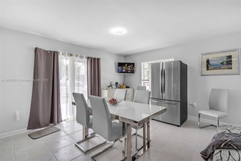 Villa ou maison à vendre à Miami, Floride: 3 chambres, 123.37 m2 № 1814759 - photo 9