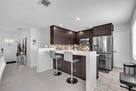 Villa ou maison à vendre à Miami, Floride: 3 chambres, 123.37 m2 № 1814759 - photo 12