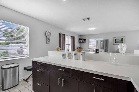Villa ou maison à vendre à Miami, Floride: 3 chambres, 123.37 m2 № 1814759 - photo 15