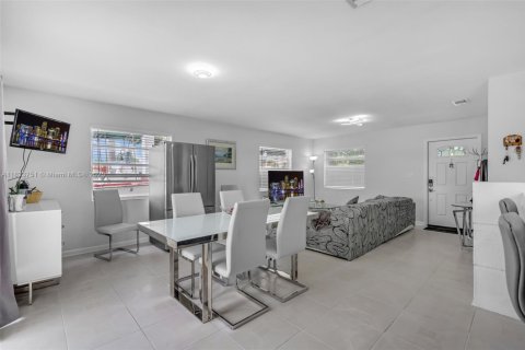 Villa ou maison à vendre à Miami, Floride: 3 chambres, 123.37 m2 № 1814759 - photo 10