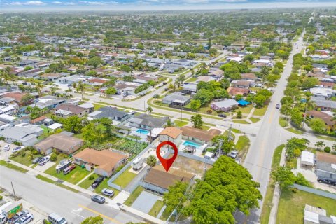 Villa ou maison à vendre à Miami, Floride: 3 chambres, 123.37 m2 № 1814759 - photo 1
