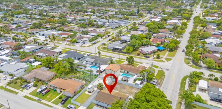 Villa ou maison à Miami, Floride 3 chambres, 123.37 m2 № 1814759