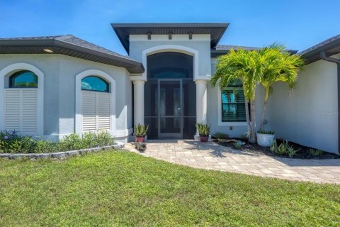 House in Port Charlotte, Florida 3 bedrooms, 179.49 sq.m. № 1819379 - photo 5