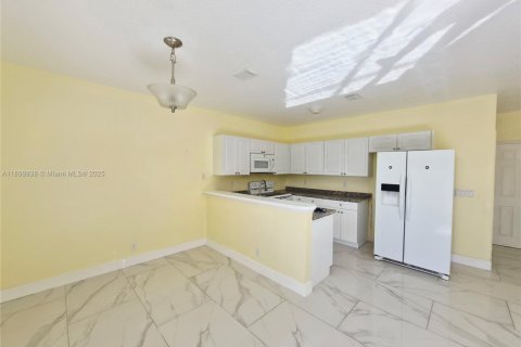 Adosado en alquiler en Pompano Beach, Florida, 3 dormitorios, 123.75 m2 № 1951940 - foto 7