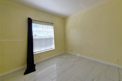 Adosado en alquiler en Pompano Beach, Florida, 3 dormitorios, 123.75 m2 № 1951940 - foto 11