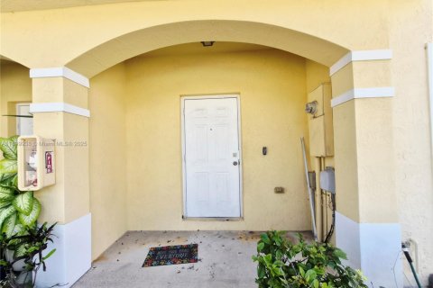 Adosado en alquiler en Pompano Beach, Florida, 3 dormitorios, 123.75 m2 № 1951940 - foto 2
