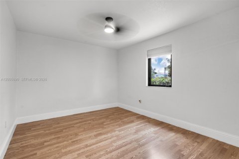 House in Miami, Florida 3 bedrooms, 159.42 sq.m. № 2073661 - photo 20