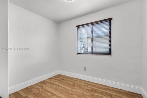 House in Miami, Florida 3 bedrooms, 159.42 sq.m. № 2073661 - photo 25