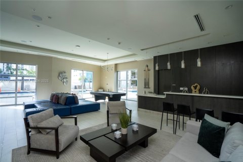 Condo in Miami, Florida, 3 bedrooms  № 1874613 - photo 16