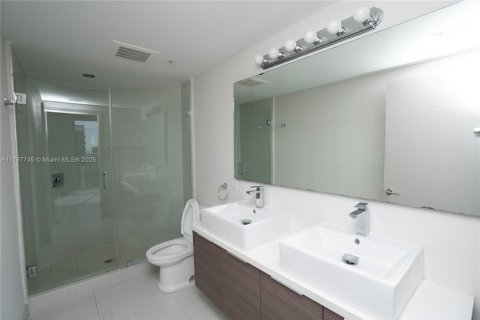 Condo in Miami, Florida, 3 bedrooms  № 1874613 - photo 12