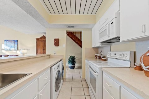 Adosado en venta en Miami, Florida, 2 dormitorios, 136.1 m2 № 1968771 - foto 10