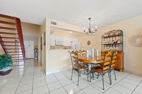Adosado en venta en Miami, Florida, 2 dormitorios, 136.1 m2 № 1968771 - foto 8