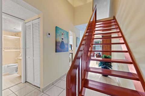 Adosado en venta en Miami, Florida, 2 dormitorios, 136.1 m2 № 1968771 - foto 14