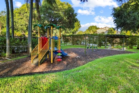 Adosado en venta en Miami, Florida, 2 dormitorios, 136.1 m2 № 1968771 - foto 29