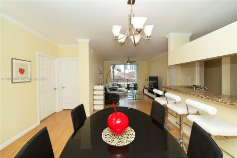 Copropriété à louer à Sunny Isles Beach, Floride: 2 chambres, 103.68 m2 № 2023575 - photo 6