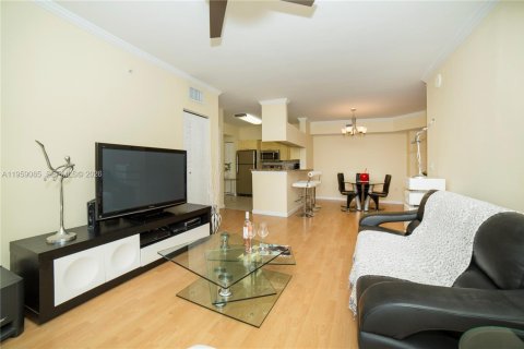 Copropriété à louer à Sunny Isles Beach, Floride: 2 chambres, 103.68 m2 № 2023575 - photo 2