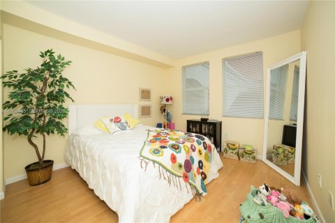 Copropriété à louer à Sunny Isles Beach, Floride: 2 chambres, 103.68 m2 № 2023575 - photo 14