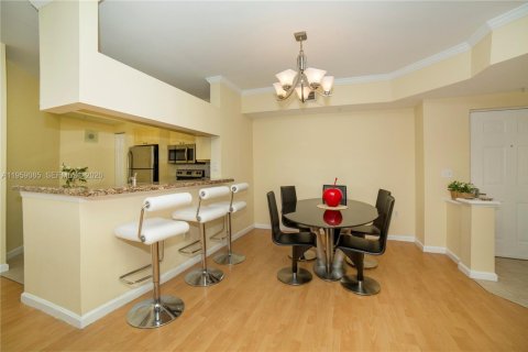 Copropriété à louer à Sunny Isles Beach, Floride: 2 chambres, 103.68 m2 № 2023575 - photo 7