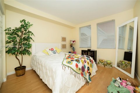 Copropriété à louer à Sunny Isles Beach, Floride: 2 chambres, 103.68 m2 № 2023575 - photo 18