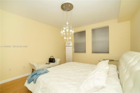 Copropriété à louer à Sunny Isles Beach, Floride: 2 chambres, 103.68 m2 № 2023575 - photo 25